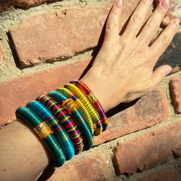 Jewelry - Colorful Multicolor Bangles Set